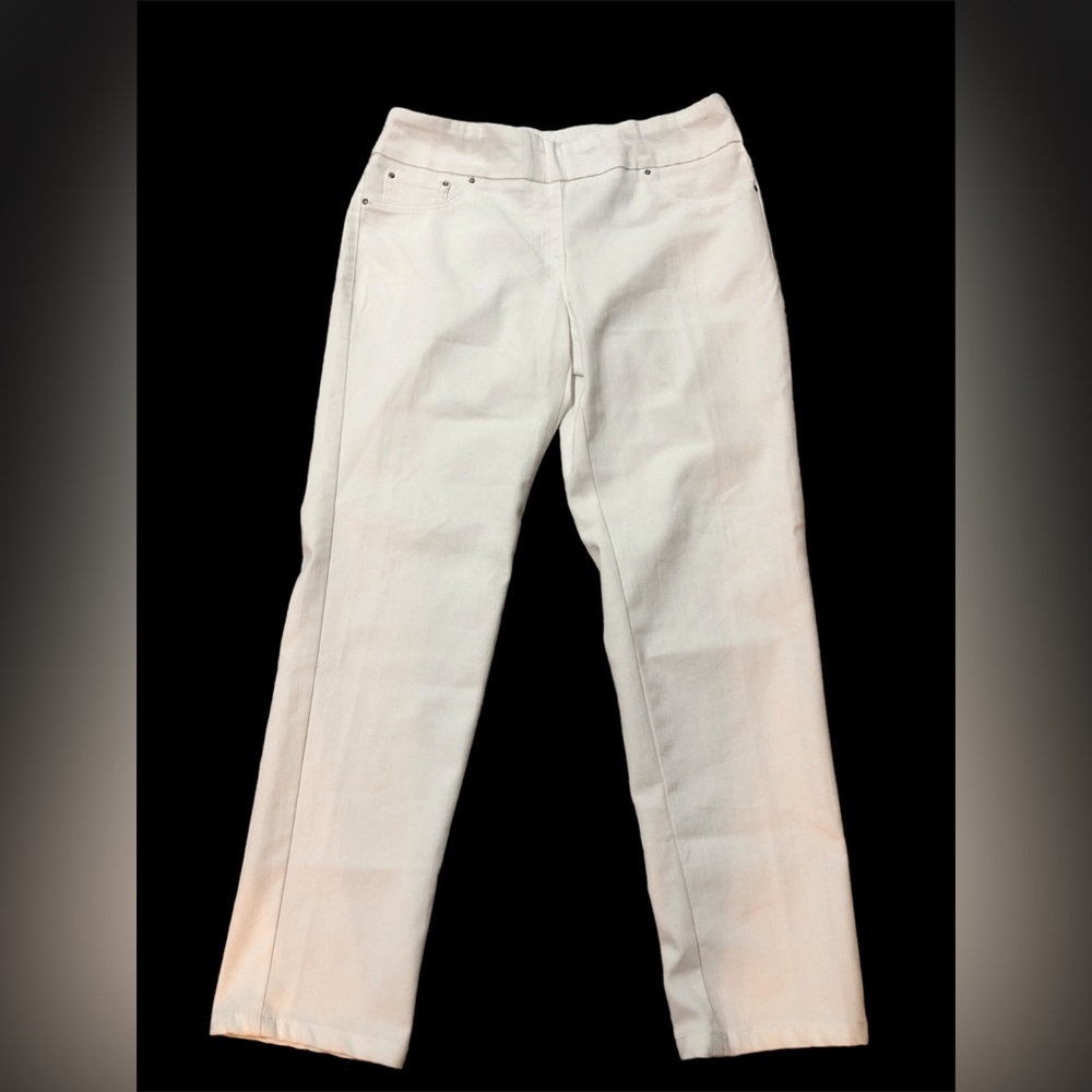 Ruby Rd. White extra stretch denim jean.